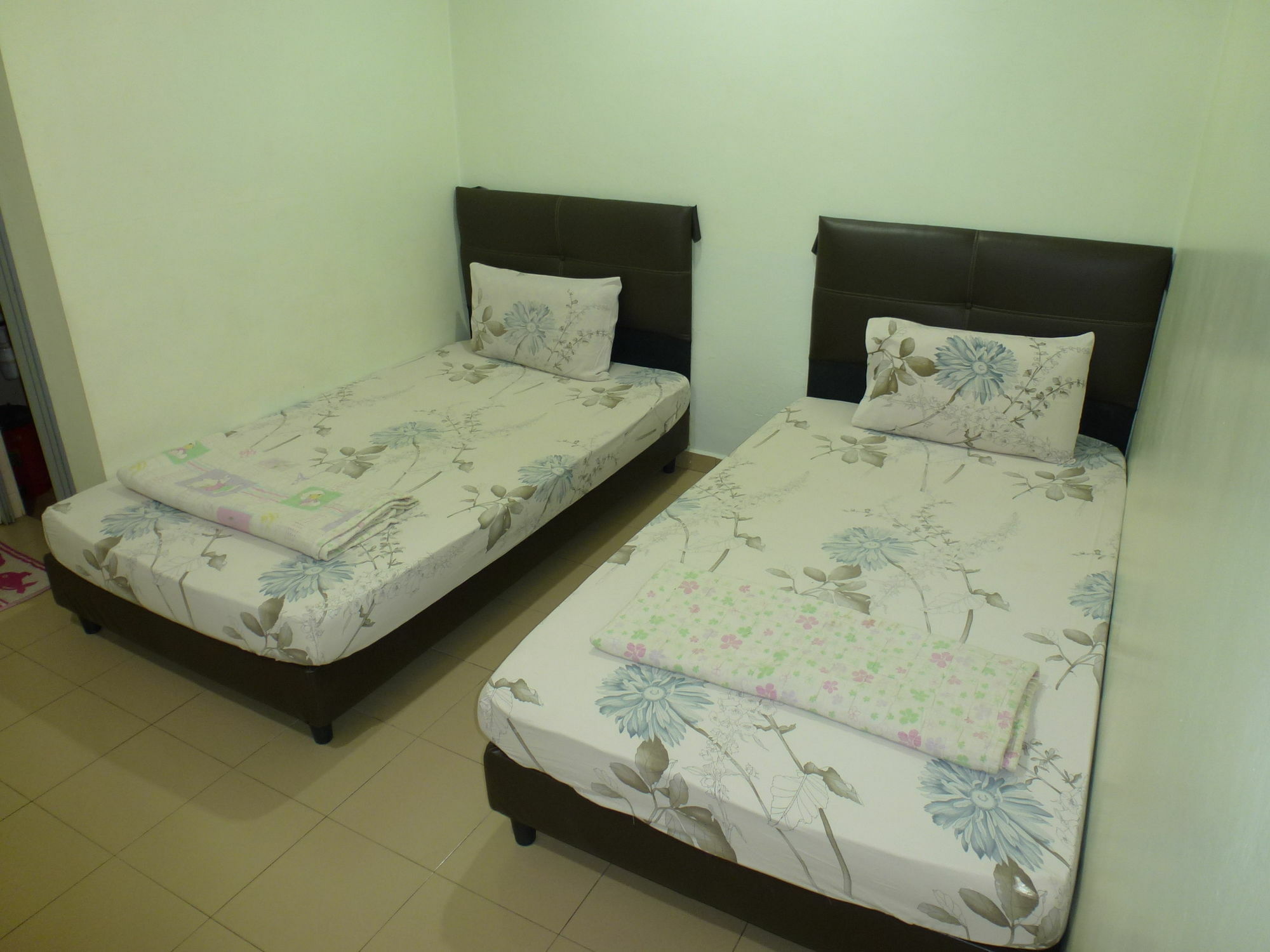 Batu Berendam Inn Kampong Sungai Putat Kültér fotó